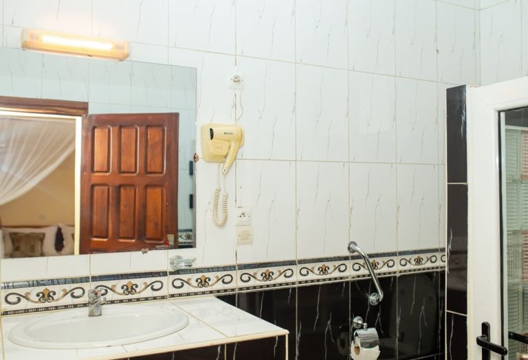 salle-de-bain-chambre-double-confort-hotel-victory-tulear-madagascar